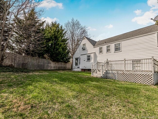 Building Photo - 42 Tower Hill Dr