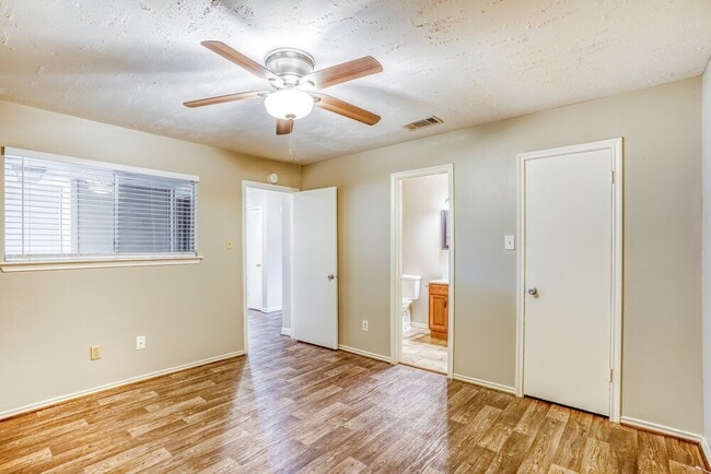 Building Photo - 15238 Bedford Glen Dr