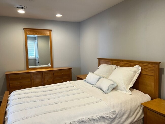 Building Photo - Charming 2BR House in Valparaiso