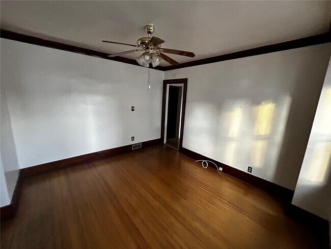 Building Photo - 850 Glide St