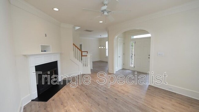 Building Photo - 100 Honeybee Trce