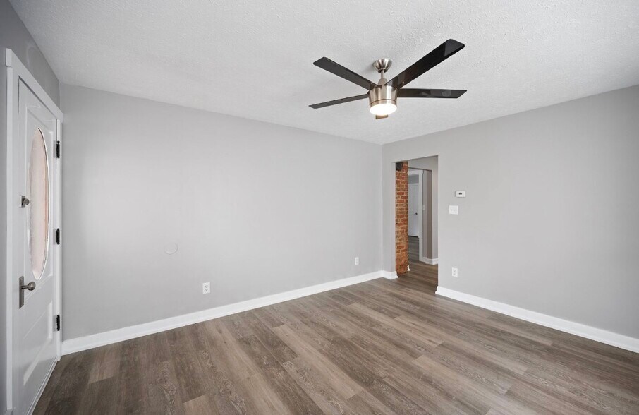 Building Photo - 2026 Dowd Ave