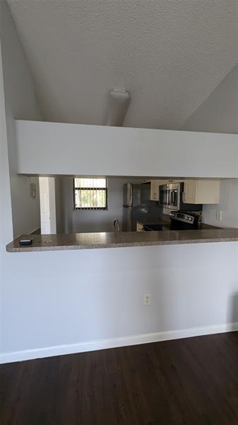 Building Photo - 9919 Nob Hill Ln