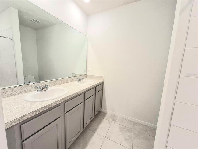 Building Photo - 2375 Brassie Ct