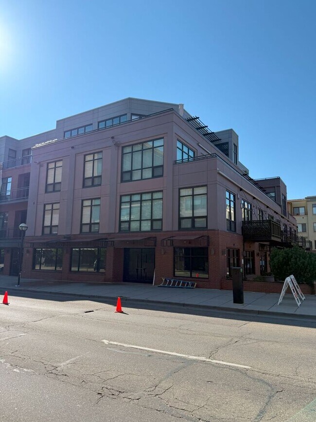 Building Photo - 1360 Walnut St