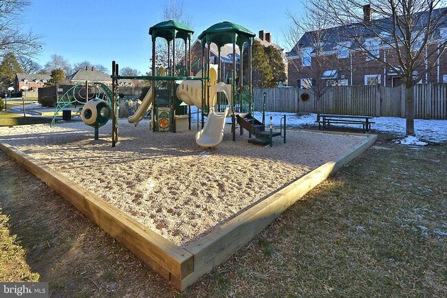 Building Photo - 3529 S Utah St