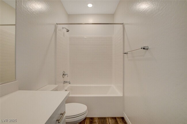 Building Photo - 206 Callen Falls Ave