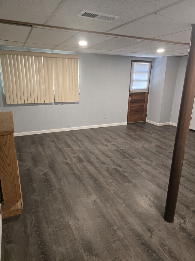 Building Photo - 68 Lilmont Dr