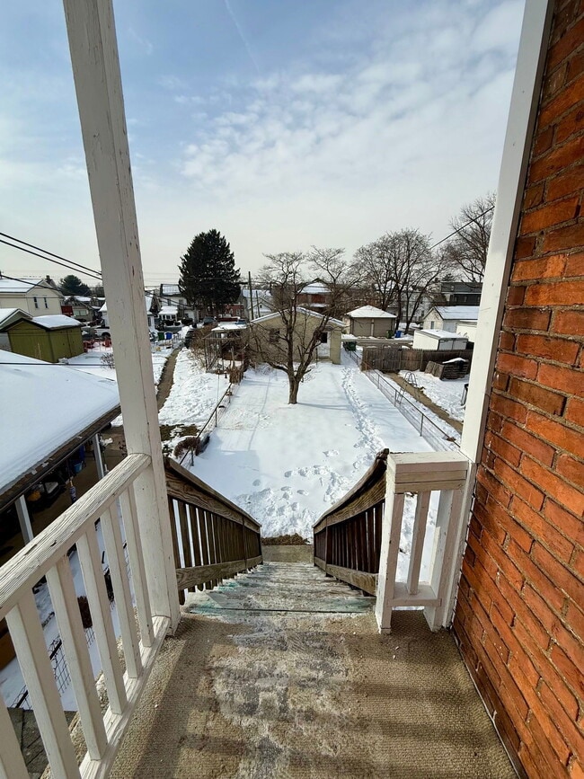 Building Photo - 528 Market St