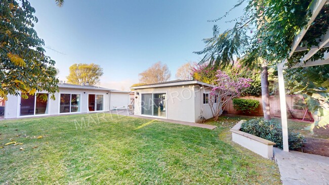 Building Photo - Newly Renovated Home in Eastside Costa Mesa