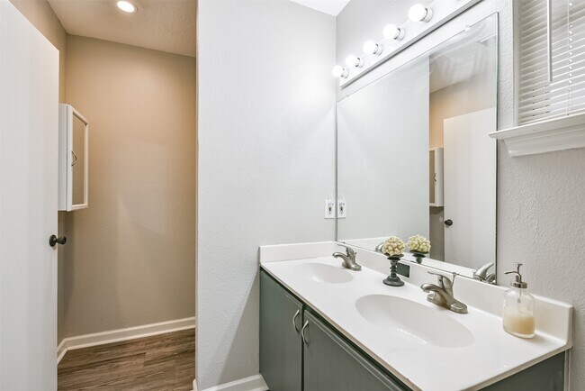 Building Photo - 5703 Alpine Heights Dr