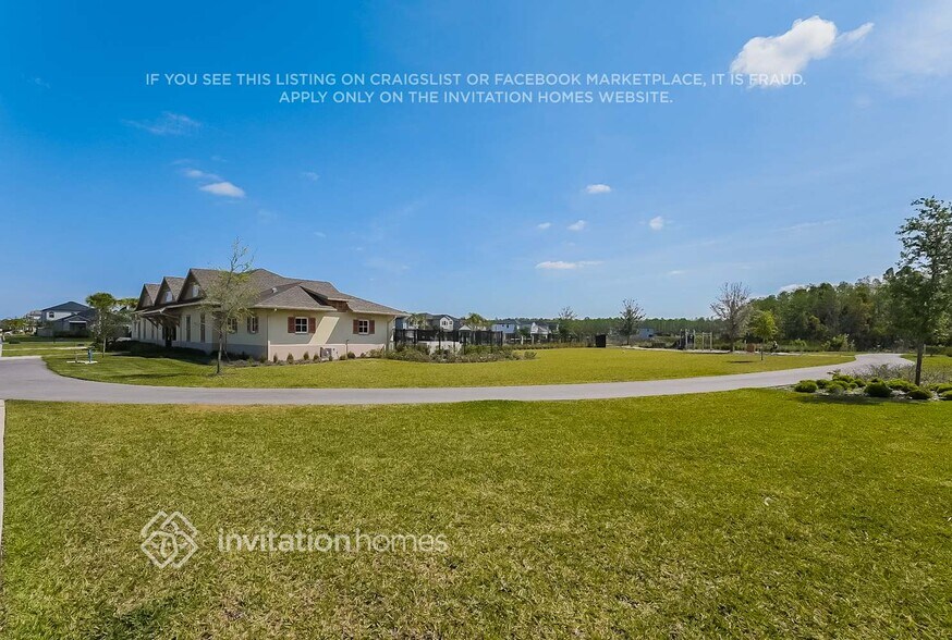 Building Photo - 2851 Coach Manors Way