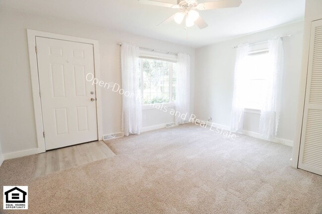 Building Photo - 3406 Illamna Ave