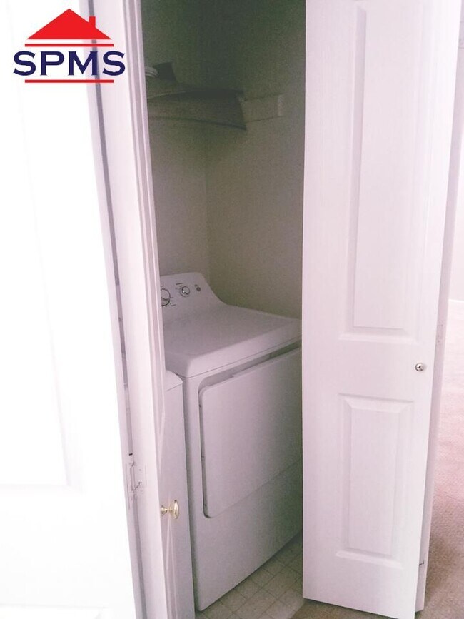 Building Photo - 2330 I St