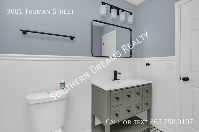 Building Photo - 3001 Truman St