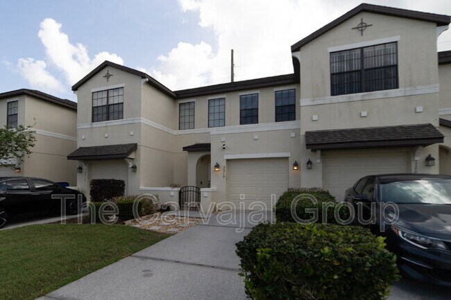 Building Photo - 2210 Seven Oaks Dr