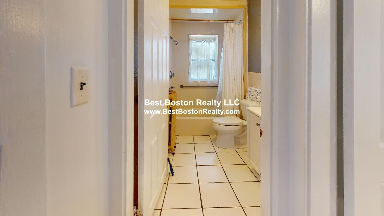 Building Photo - 14 Lincoln Ct