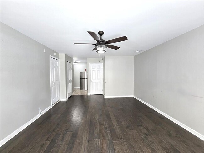 Building Photo - 117 Davis Mill Ct