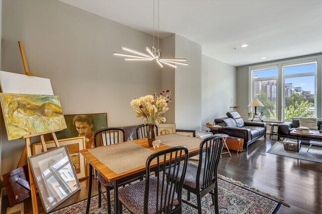 Building Photo - GREAT LOCATION!! Stunning 3BD/3.5BA luxury 4-level townhouse!