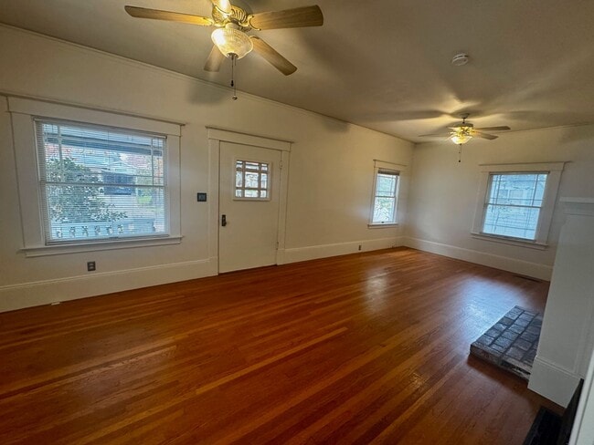 Building Photo - Curtis Park Craftsman Home