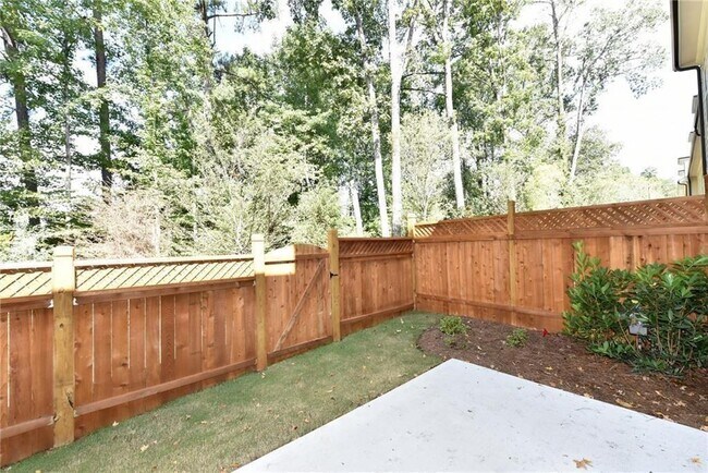 Building Photo - 5240 Cresslyn Rdg