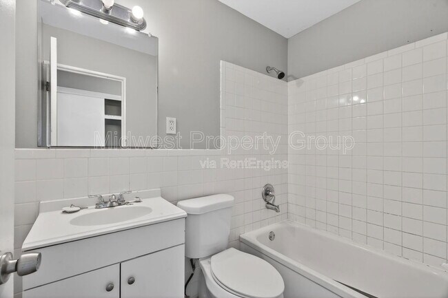 Building Photo - 2228 Duchess Dr