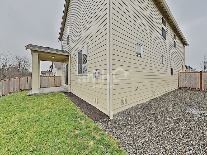 Building Photo - 489 McKinley St