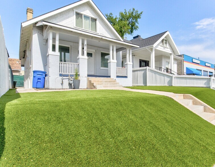 Building Photo - 672 S 200 W