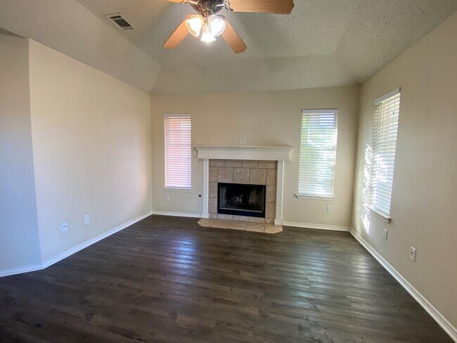 Building Photo - 3/2/2 Duplex in Cooper School District!