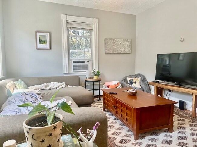 Building Photo - 135-137 Nonantum Unit 1