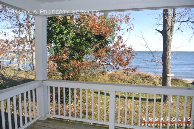 Building Photo - 7025 bay front drive