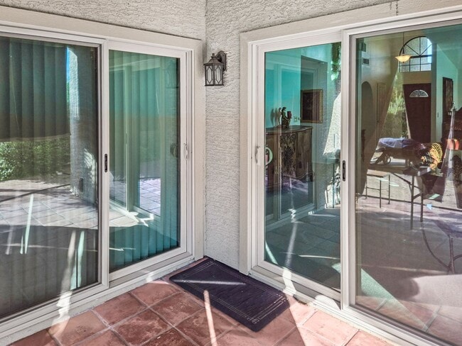Building Photo - 11246 E Poinsettia Dr