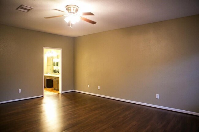 Building Photo - 6000 Reims Rd