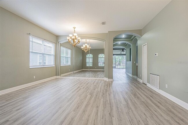 Building Photo - 1550 Maximilian Dr