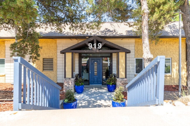 Building Photo - Cherry Ridge