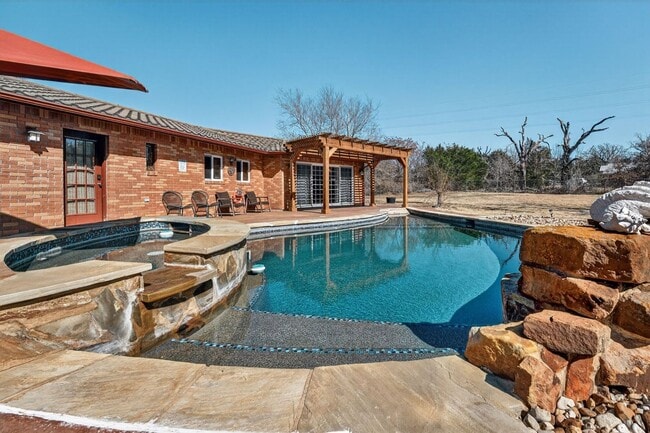 Building Photo - 1059 State Hwy 95