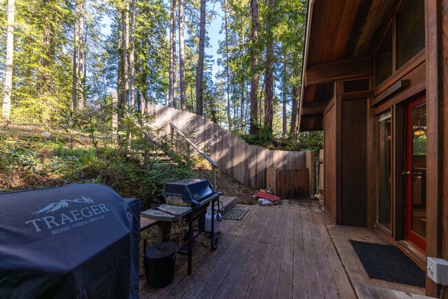 Building Photo - 22000 Timber Cove Rd