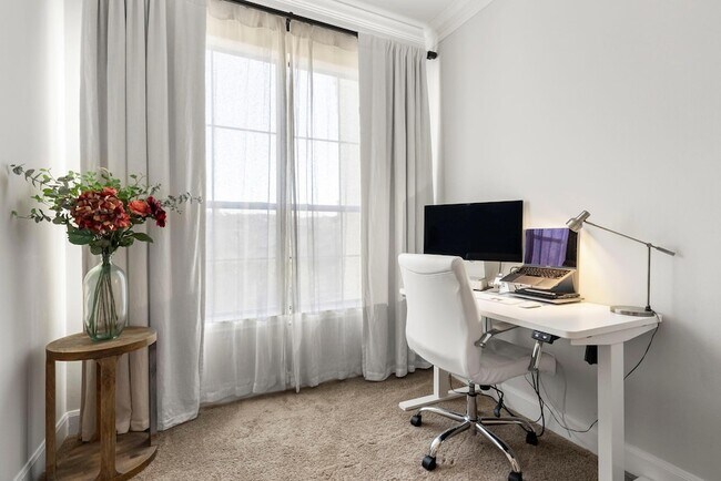 Building Photo - 7701 Rialto Blvd