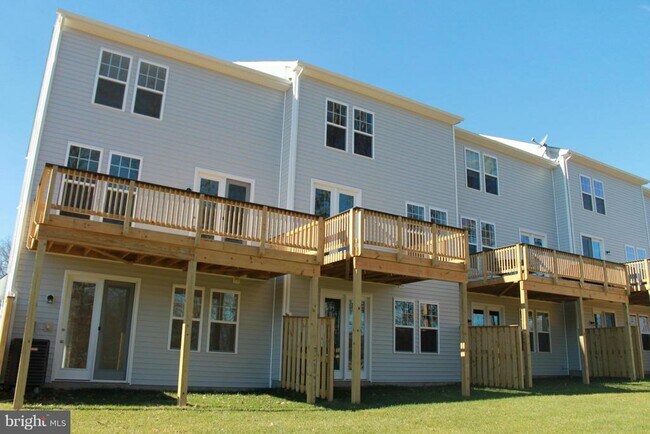 Building Photo - 109 Sequoia Dr