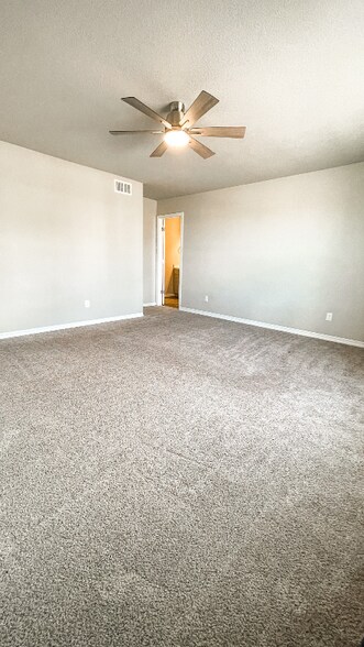 Building Photo - 7935 Shiloh Mesa Dr