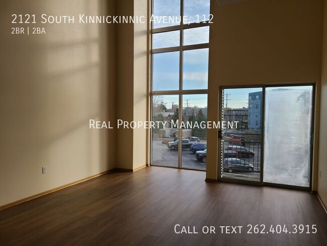 Building Photo - 2121 S Kinnickinnic Ave