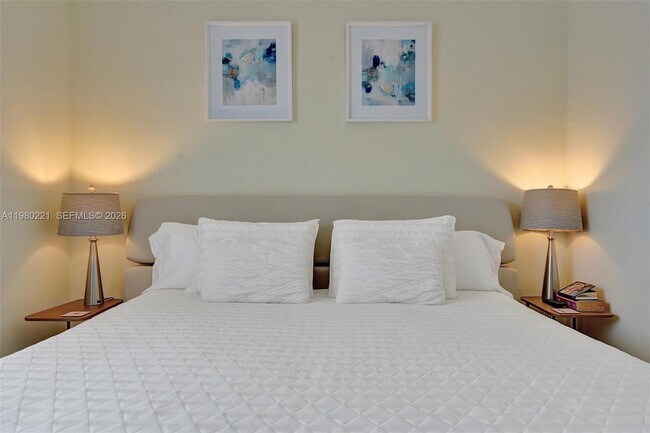 Building Photo - 1529 Shoreline Way