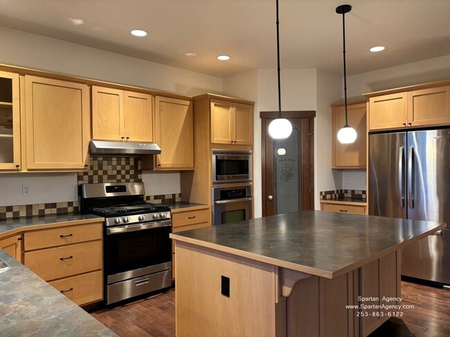 Building Photo - 10801 171st Ave Ct E