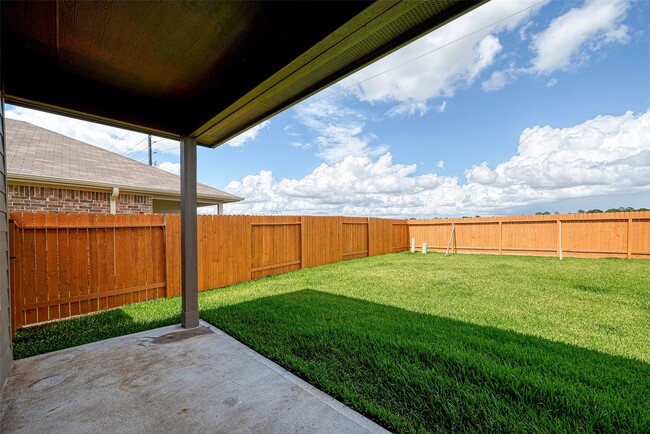 Building Photo - 24330 Elmwood Falls Dr
