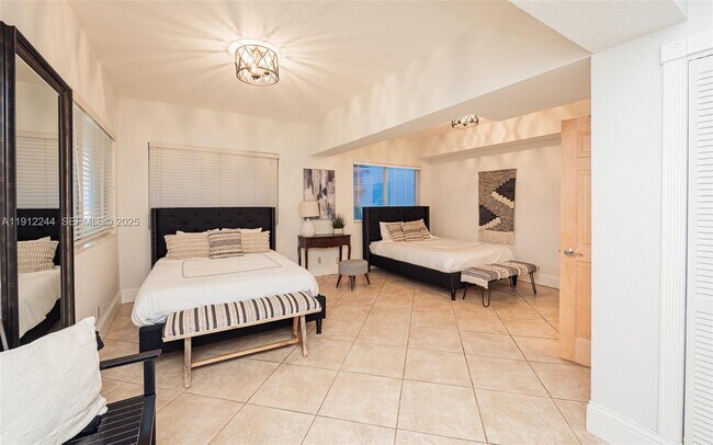 Building Photo - 302 Balboa St