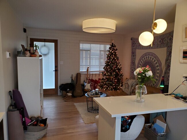 Building Photo - Remington1705 (KC-JF-NB)