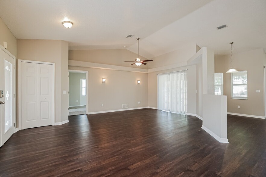 Building Photo - 72 Long Meadow Ln N