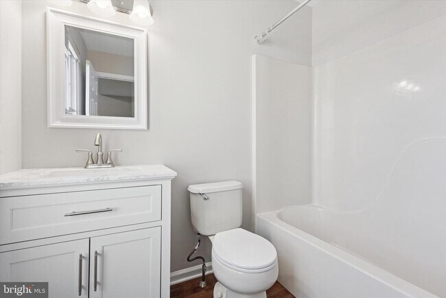 Building Photo - 270 Deer Run Ct