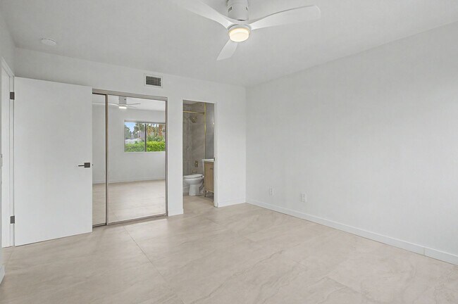 Building Photo - AVAILABLE NOW!! 2 Bedroom 3 Bathroom condo in Palm Springs!