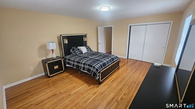 Building Photo - 295 Bartlett St